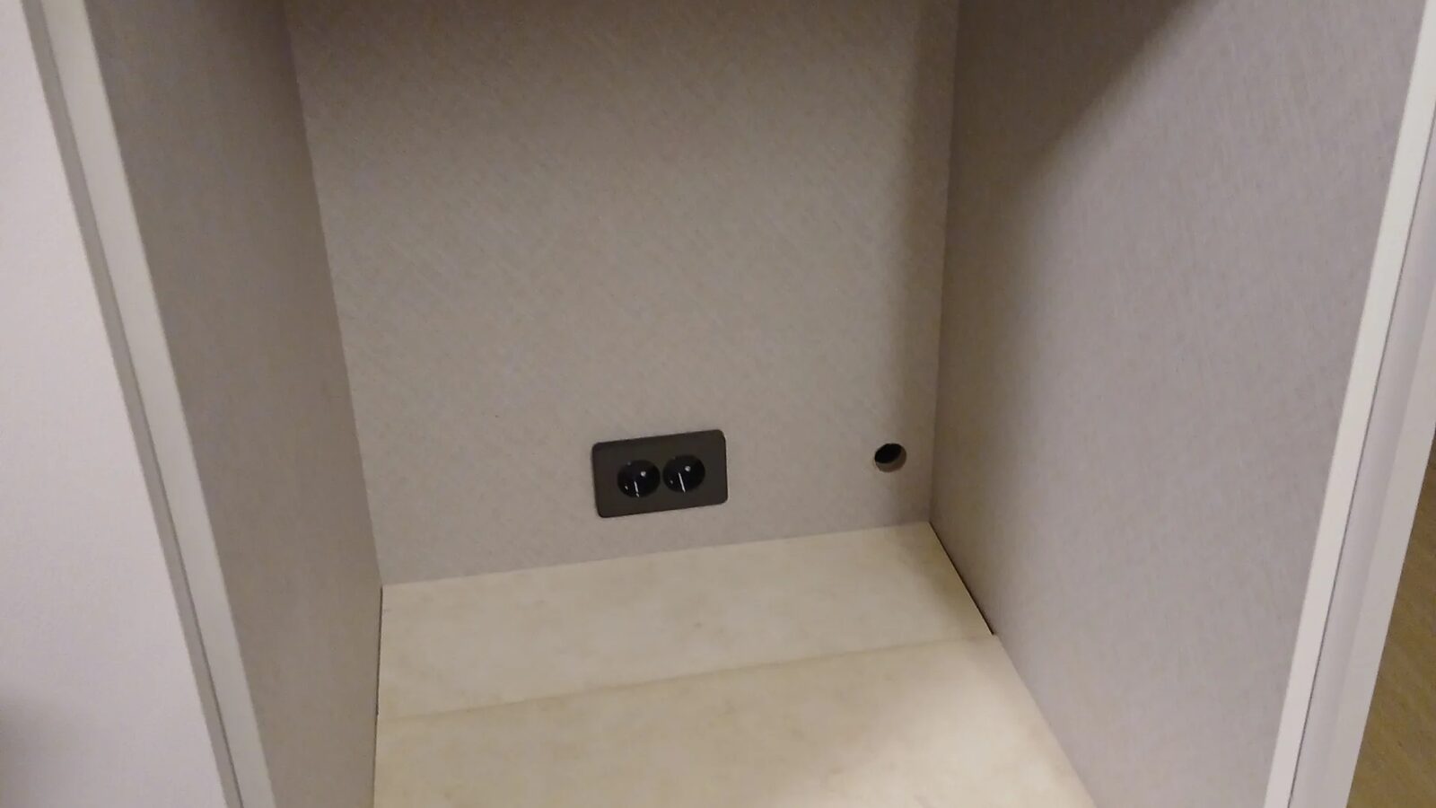 로봇청소기장 자재선택 가이드 시공 전